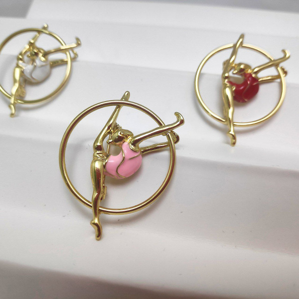 Брошь Гимнастка с обручем